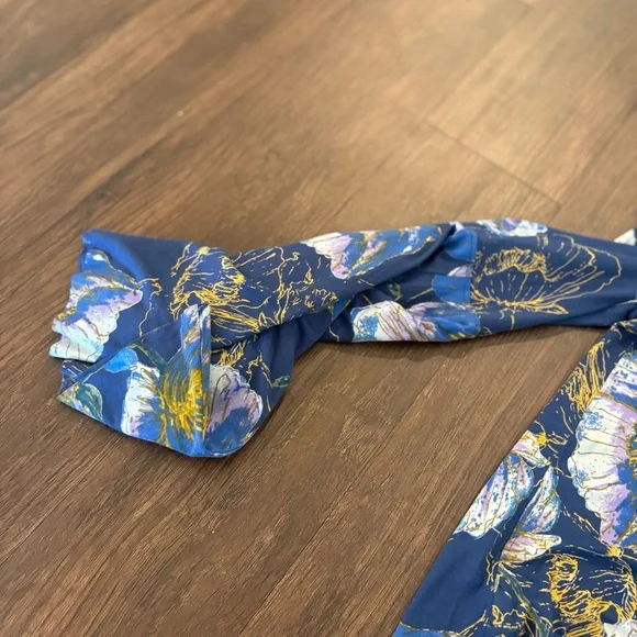 FREE PEOPLE BELL SLEEVES TOP - Picture 8 of 8